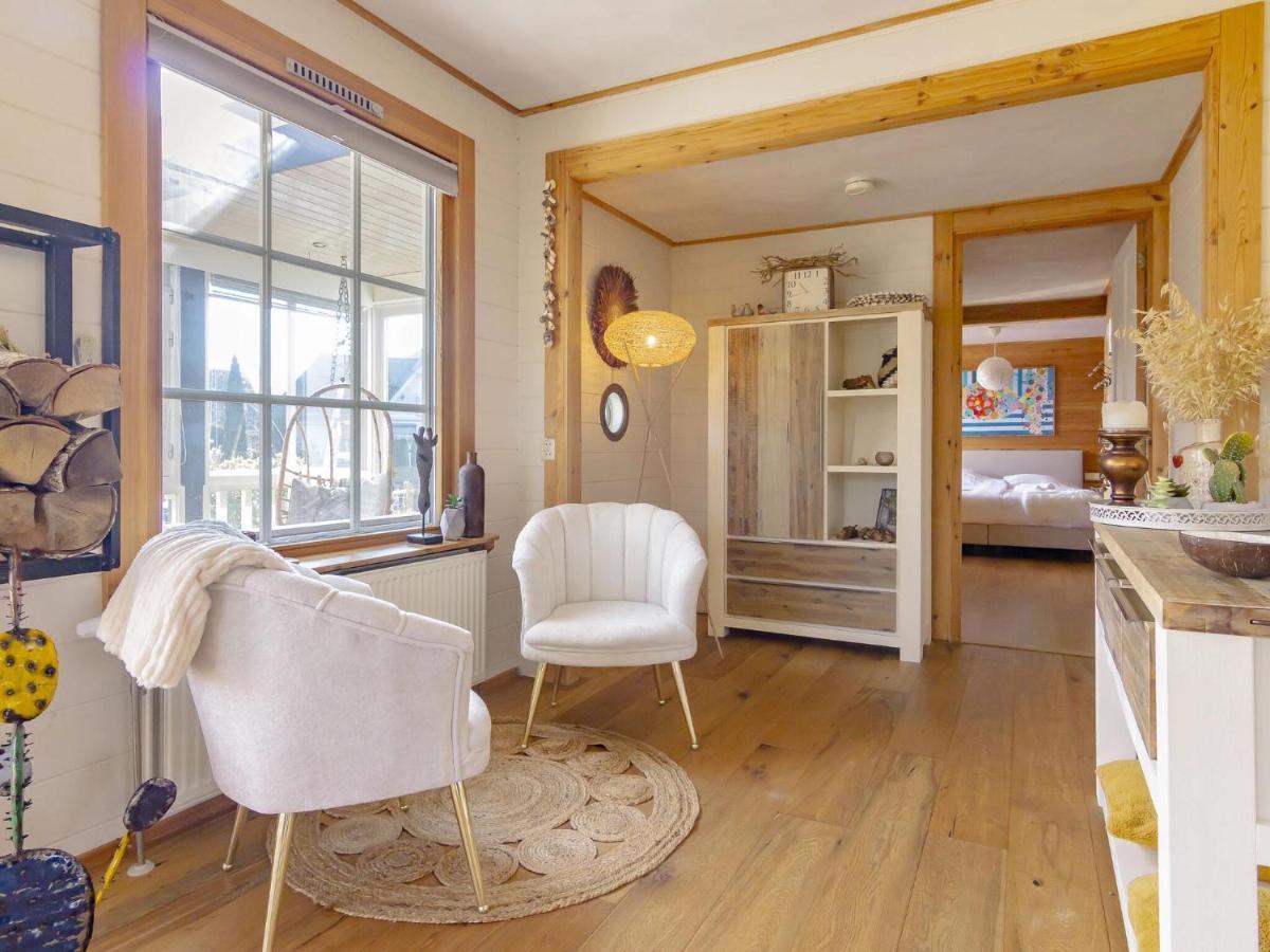 Beautiful Holiday Home With Private Terrace Kropswolde ภายนอก รูปภาพ